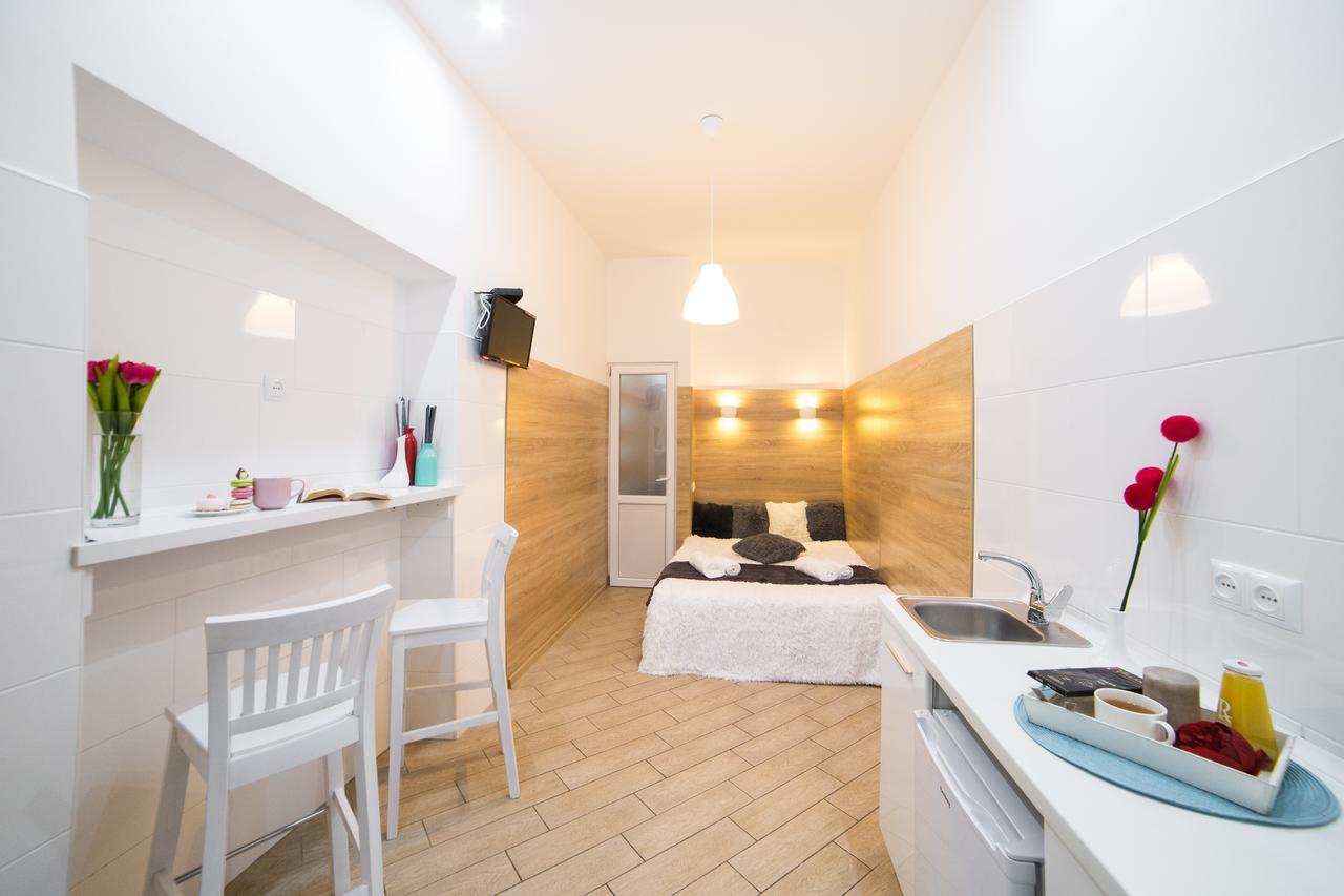 Smart Apartment On Filatova 利沃夫 外观 照片