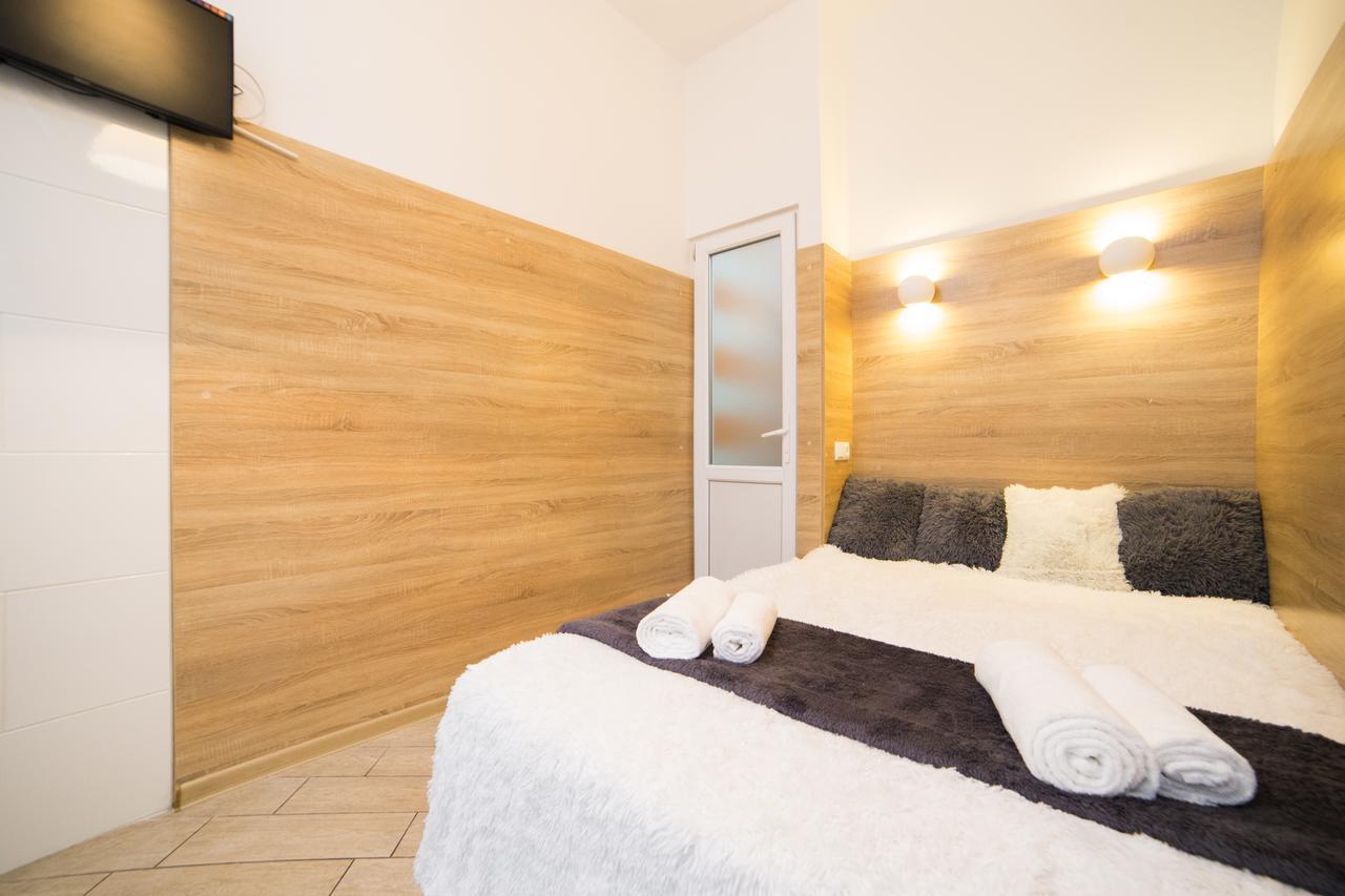 Smart Apartment On Filatova 利沃夫 外观 照片