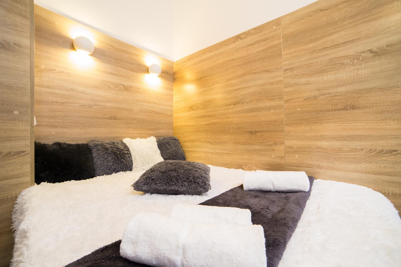 Smart Apartment On Filatova 利沃夫 外观 照片
