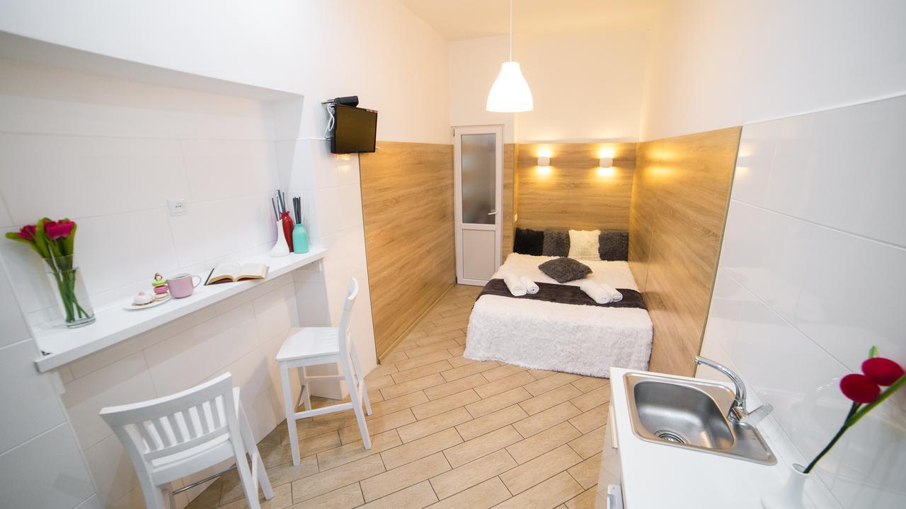 Smart Apartment On Filatova 利沃夫 外观 照片